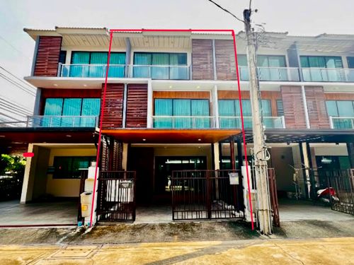 ขายทาวน์โฮม 3 ชั้น Supalai Essence ลาดพร้าว บ้านสภาพใหม่  บิ้วอิน พร้อมเฟอร์นิเจอร์ เครื่องใช้ไฟฟ้า ทำเลศักยภาพ เข้าอยู่ได้ทันที