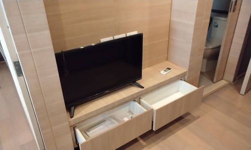 Klass Silom / Best price in market near BTS Chong Nonsi / 1 bed 33 sq.m.Tel. 0937890899