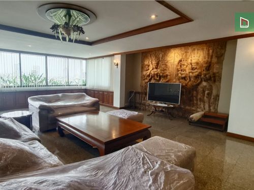 Luxury condo, The Habitat Sukhumvit 53, in the heart of Thonglor, 3 bedrooms, 4 bathrooms, 11th floor, north side, not hot, 25.21 million, good location, easy to enter and exit the alley, close to BTS and J Avenue.