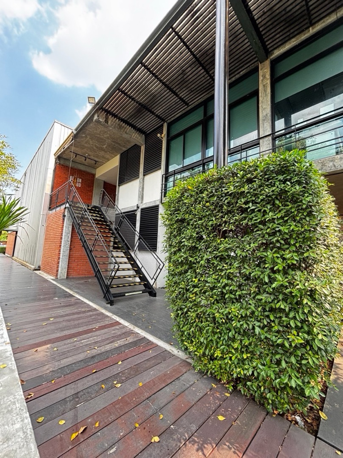 Office complex for sale in Ekamai Ramindra Bangkok with 9 buildings on large land near Crystal Design Center and Central EastVille suitable for investment