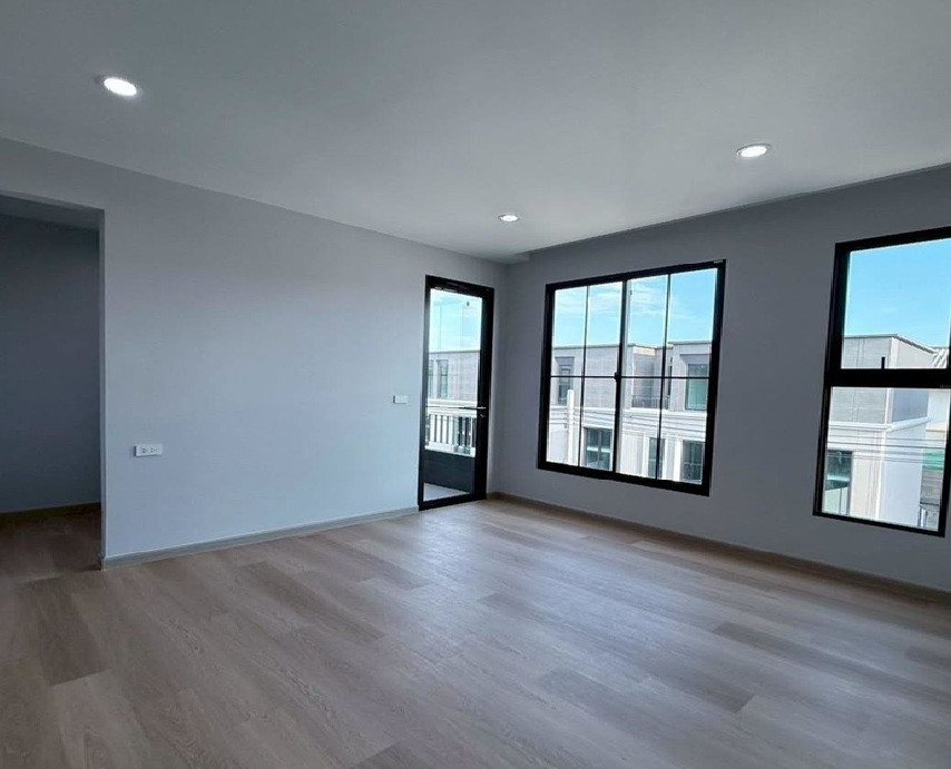 For Rent ให้เช่า ทาวน์โฮม / Home Office 3 ชั้น สไตล์ Modern Luxury / โครงการ Gravitia พระราม 2 – ท่าข้าม / กราวิเทีย พระราม 2 ท่าข้าม / แอร์ 4 เครื่อง / บ้านใหม่ / ผ้าม่านทั้งหลัง / เหมาะเป็น Home office จดบริษัทได้ – รูปที่ 4