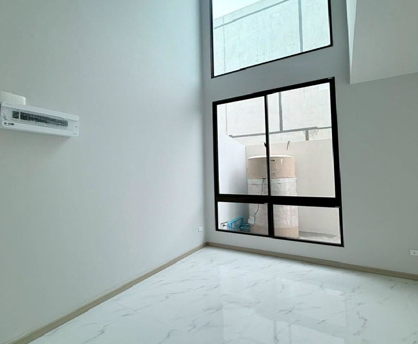 For Rent ให้เช่า ทาวน์โฮม / Home Office 3 ชั้น สไตล์ Modern Luxury / โครงการ Gravitia พระราม 2 – ท่าข้าม / กราวิเทีย พระราม 2 ท่าข้าม / แอร์ 4 เครื่อง / บ้านใหม่ / ผ้าม่านทั้งหลัง / เหมาะเป็น Home office จดบริษัทได้ – รูปที่ 2