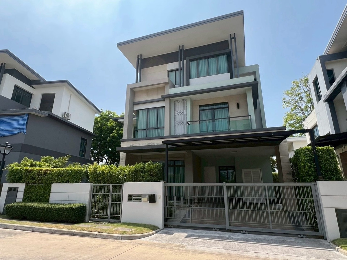 🏡 3-story detached house for sale, Narasiri Topiary Nawamin Village, house decorated in Modern Luxury style, quiet project, selling price 19,390,000 baht💰