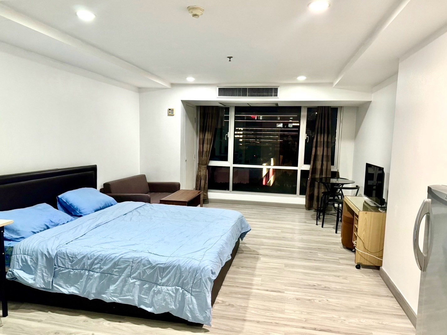 ให้เช่า The Trendy Condo ☎️ 0912322009