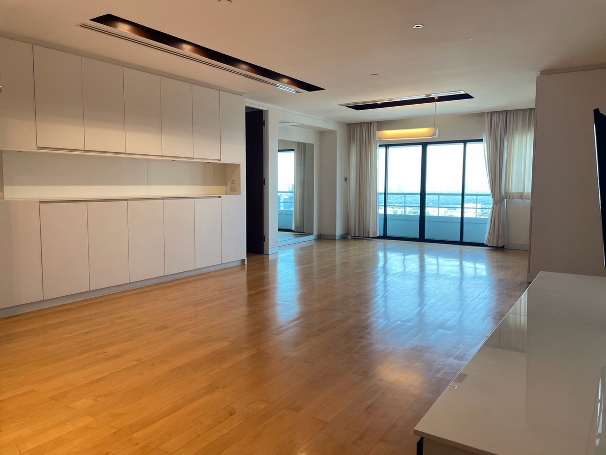 *** Sathorn Garden 3 Beds high floor *** *** Sathorn Garden 3 Beds high floor ***