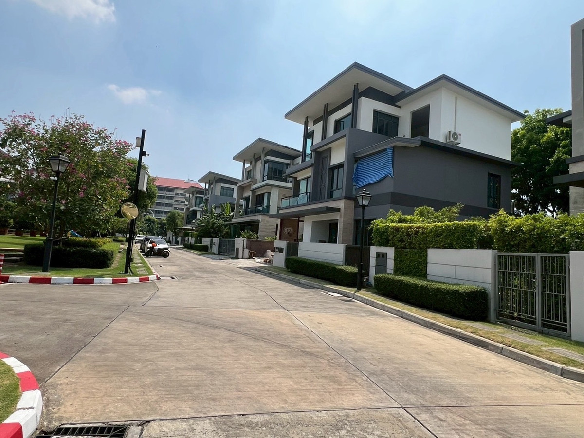 🏡 3-story detached house for sale, Narasiri Topiary Nawamin Village, house decorated in Modern Luxury style, quiet project, selling price 19,390,000 baht💰 – รูปที่ 2