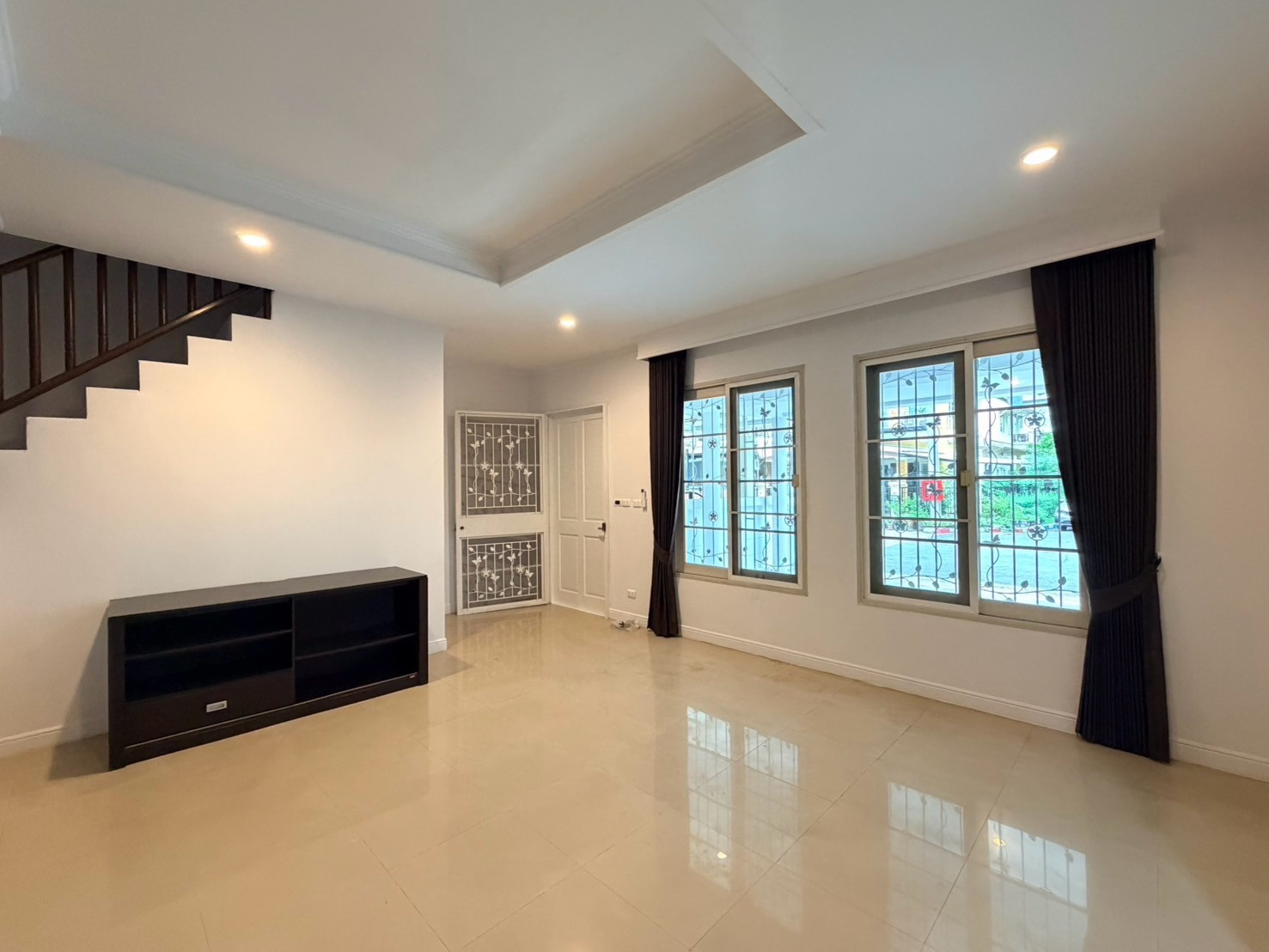 ให้เช่าบ้าน Townhome ในหมู่บ้าน Urban Sathorn ( Bolero zone ) ติดถนนใหญ่ ราชพฤกษ์ ไกล้รถไฟฟ้า BTS บางหว้า – รูปที่ 3