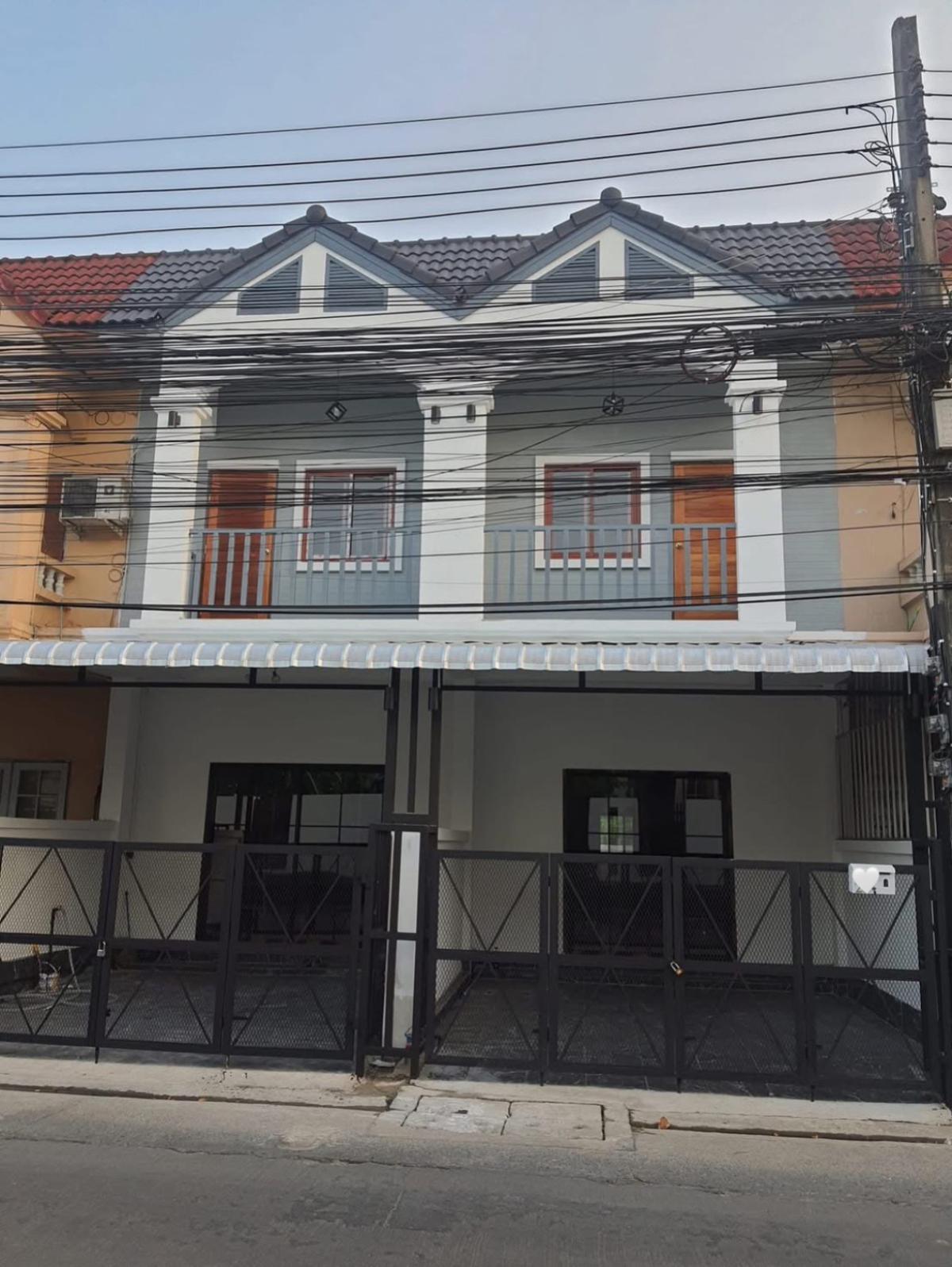 ขายทาวน์โฮมโชคชัย 4 ซอย 84 แยก 2 ลาดพร้าว เขต ลาดพร้าว กรุงเทพ CX-148739