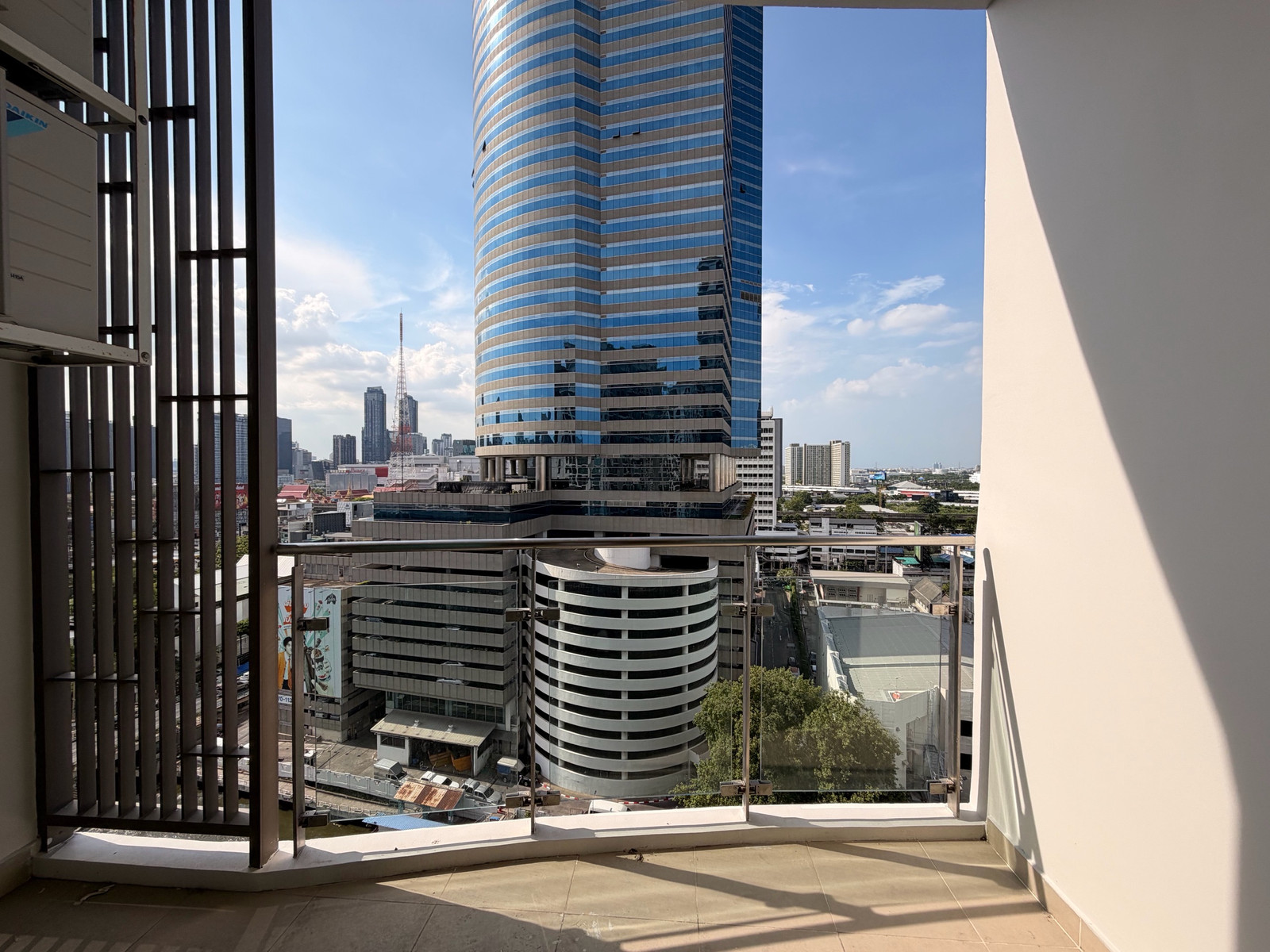 Urgent sale, 2 bedrooms, 12th floor, Building D, Supalai Oriental Sukhumvit 39. – รูปที่ 3
