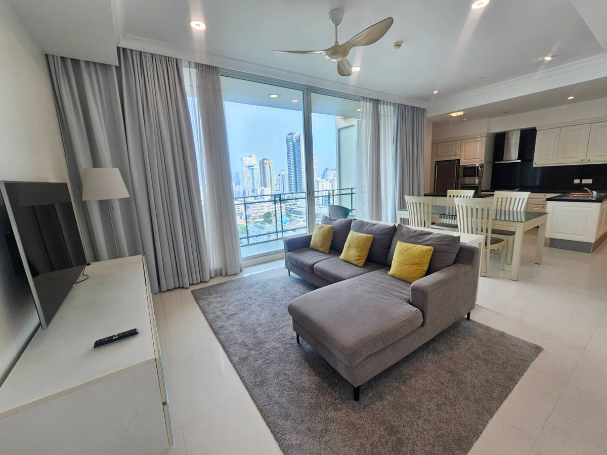 Rent 2 bedrooms, 2 bathrooms, Royce Private Residence.