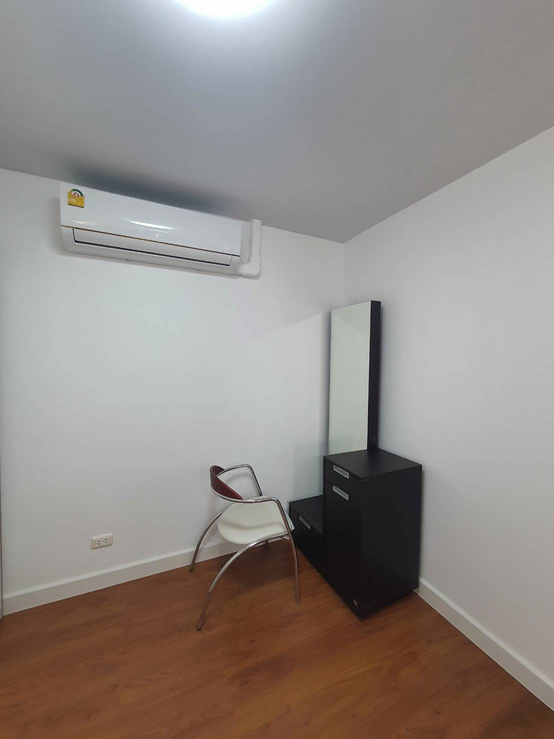 NEW ROOM FOR RENT!! ห้องว่างให้เช่า!! คอนโด วัน เอ็กซ์ สาทร-นราธิวาส 1bed 1bath 50sqm. 15,000 per month – รูปที่ 3