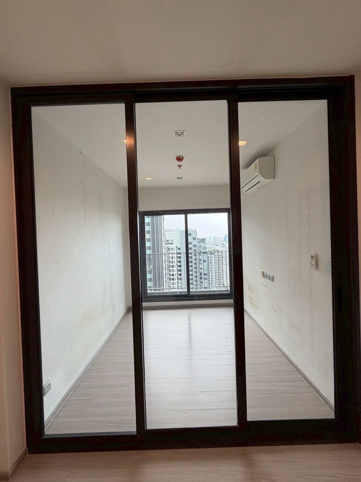 No furniture 1 นอน Life Asoke Hype ชั้น 38 No furniture 1 นอน Life Asoke Hype ชั้น 38