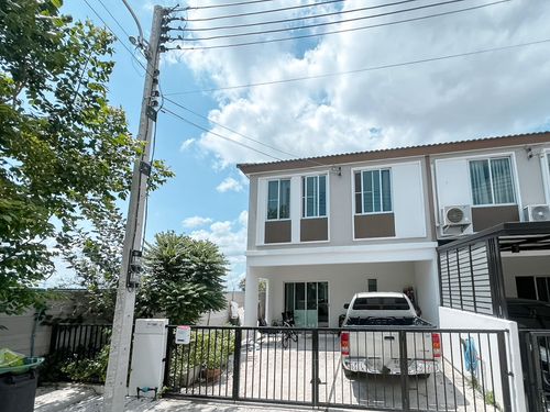2-story corner townhome for sale, Baan Pruksa, Lam Luk Ka - Wongwaen.