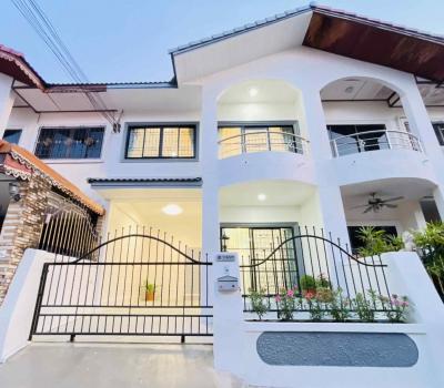 For Sale Townhouse/Townhome  , Eakmongkol 5/1 , newly renovated , Mueang Phata , Bang Lamung , Chon Buri , CX-148036