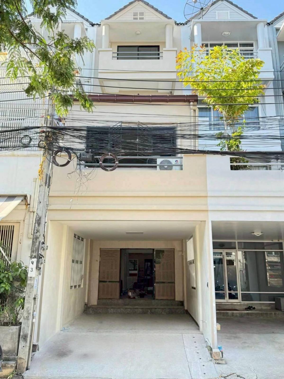 ขายโฮมออฟฟิต รีโนเวทใหม่ ทาวน์อินทาวน์ พลับพลา เขต วังทองหลาง กรุงเทพ CX-148802 ขายโฮมออฟฟิต รีโนเวทใหม่ ทาวน์อินทาวน์ พลับพลา เขต วังทองหลาง กรุงเทพ CX-148802