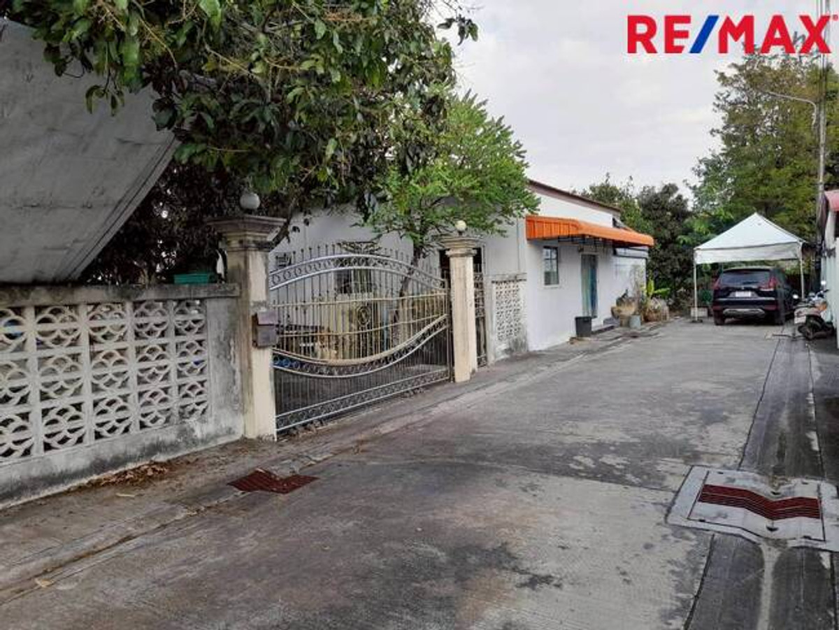 ขายบ้านพร้อมที่ดิน 194 ตร.วา ถนนพุทธมณฑลสาย 1 ซอยเพชรเกษม 68 เขตบางแค / ตารางวาละ 54,000 บาท พร้อมเข้าอยู่  – รูปที่ 2