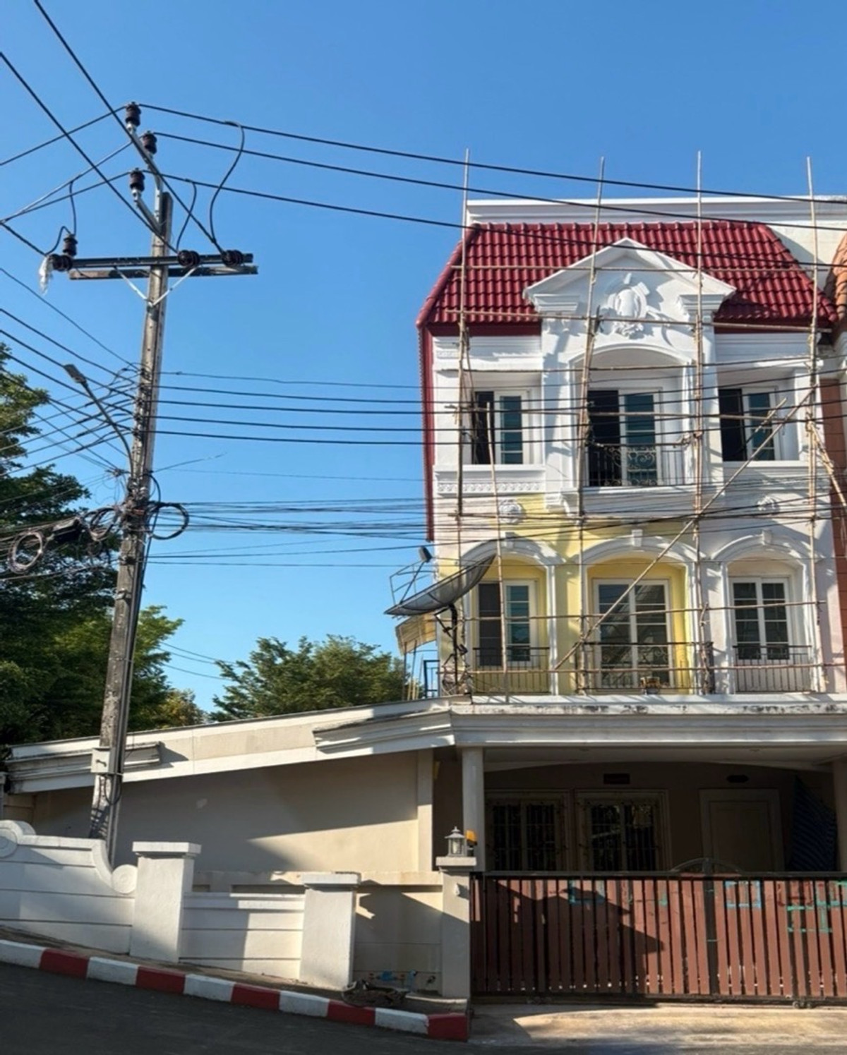 🏡✨ ให้เช่า Townhome หลังใหญ่ ในหมู่บ้าน Urban Sathorn (Bolero Zone) ทำเลดีมาก ติดถนนใหญ่ราชพฤกษ์ 📍ใกล้ BTS บางหว้า บ้านขนาดใหญ่ ฟังก์ชันครบ 🏡✨ ให้เช่า Townhome หลังใหญ่ ในหมู่บ้าน Urban Sathorn (Bolero Zone) ทำเลดีมาก ติดถนนใหญ่ราชพฤกษ์ 📍ใกล้ BTS บางหว้า บ้านขนาดใหญ่ ฟังก์ชันครบ