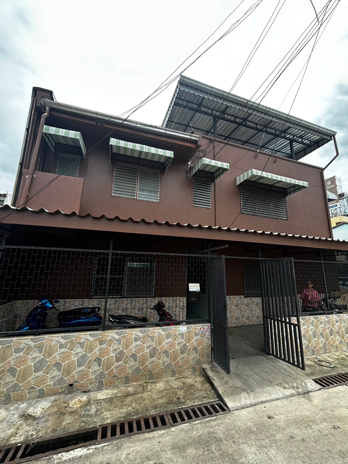 นำพลอพาร์ทเมนท์ ห้องพักรายวันและรายเดือน ราคาย่อมเยาว์ – รูปที่ 2