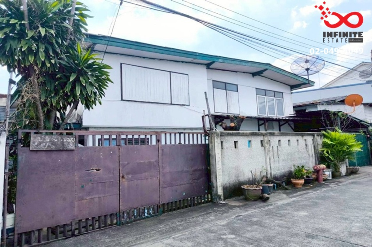 2-story house for sale, Soi Lat Phrao 63, Intersection 2, Lat Phrao Road, near the Yellow Line. 2-story house for sale, Soi Lat Phrao 63, Intersection 2, Lat Phrao Road, near the Yellow Line.