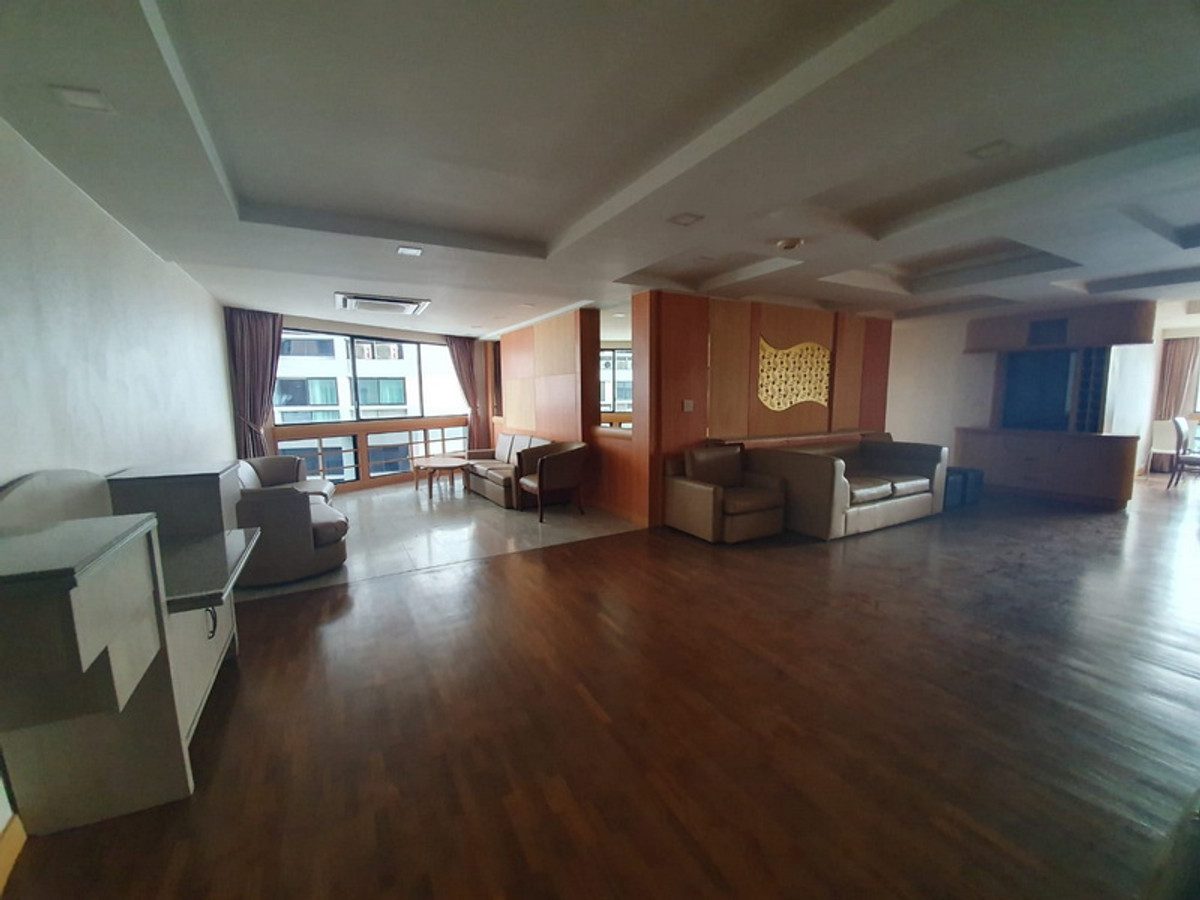 Condo 3 Bedrooms size 223 sqm. Phromphong Area for Sale Condo 3 Bedrooms size 223 sqm. Phromphong Area for Sale