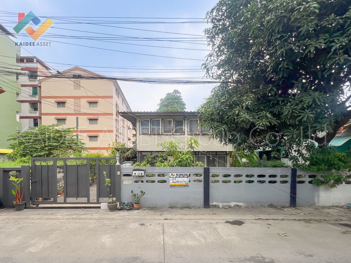 Single house, Soi Prachachuen, Nonthaburi 8, opposite Dhurakij Pundit University. Single house, Soi Prachachuen, Nonthaburi 8, opposite Dhurakij Pundit University.