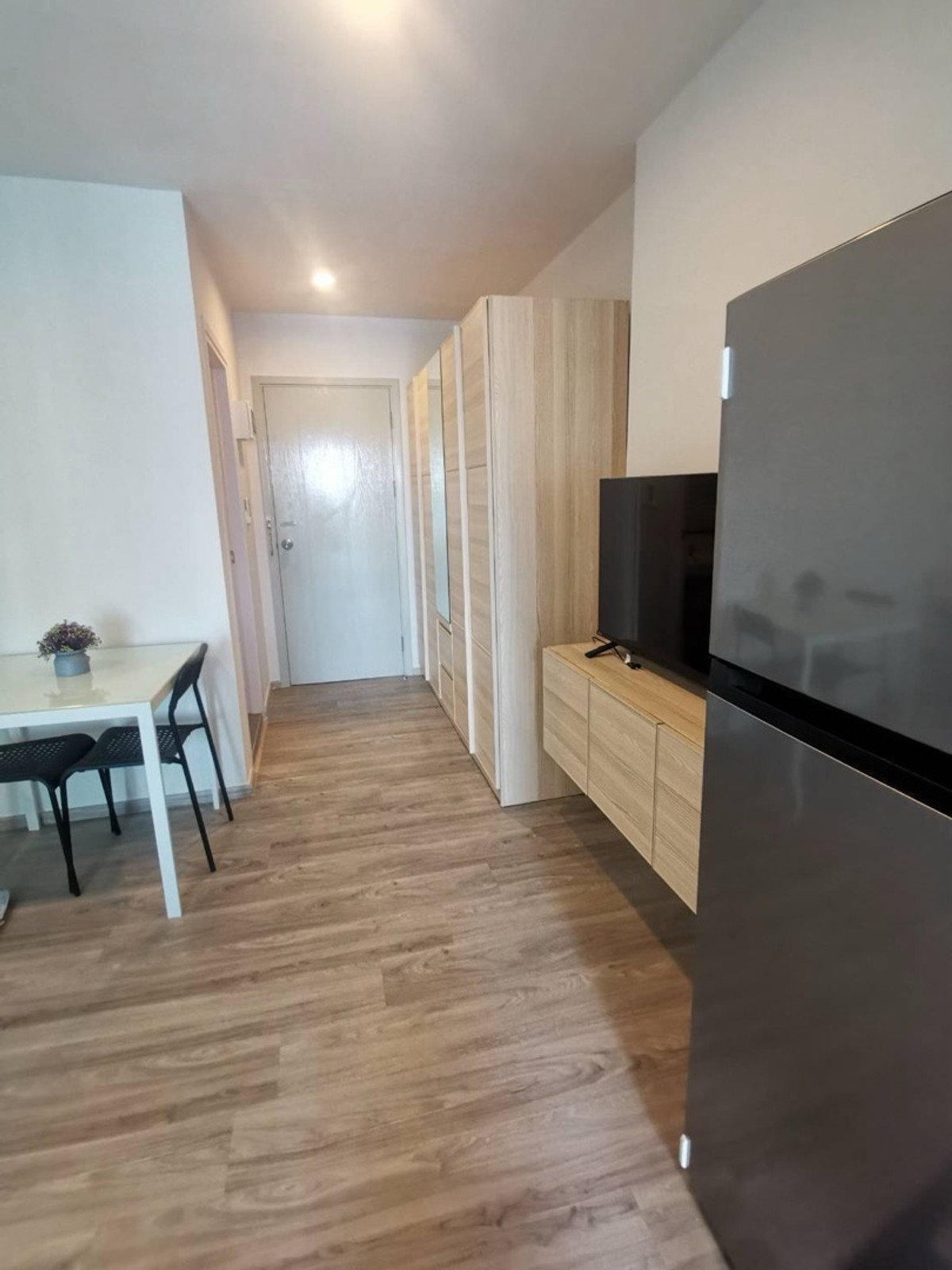 For Rent : รีเจ้นท์ โฮม บางนา btsบางนา ห้องใหม่ 1ห้องนอน 1ห้องน้ำ ห้องสวย เฟอร์นิเจอร์ครบ พร้อมเข้าอยู่ – รูปที่ 4