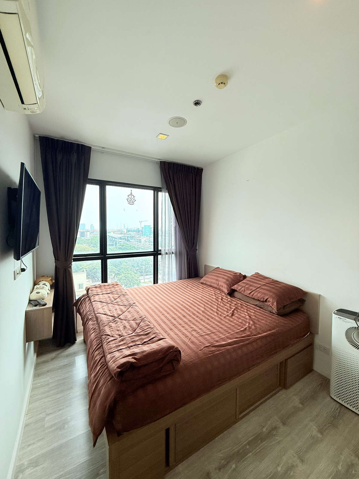 Condo highlights for sale Best price in the building, tower view, installments only 7,xxx per month, close to the BTS 350 meters, main green line ✨Knightsbridge Sky River Ocean