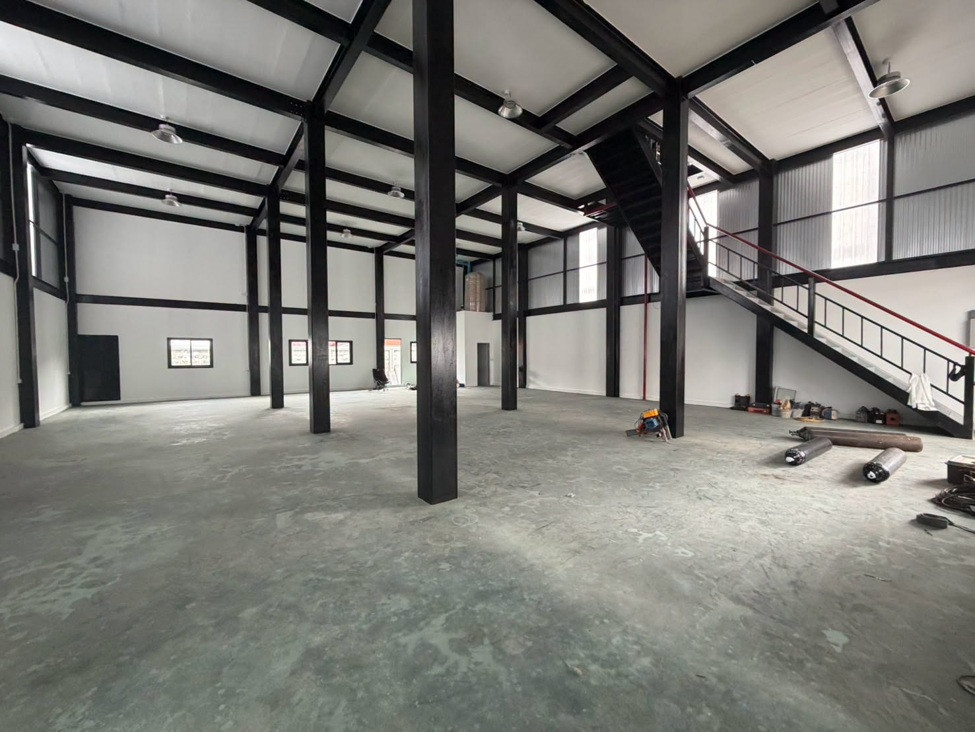 For Rent ให้เช่าโกดัง 3 ชั้น / พื้นที่ใช้สอย 770 ตารางเมตร / มีลิฟต์ขนของ / ทำเล ซอยกิ่งแก้ว 37 / ใกล้สนามบินสุวรรณภูมิ / รถเทรลเลอร์เข้าออกได้ – รูปที่ 4