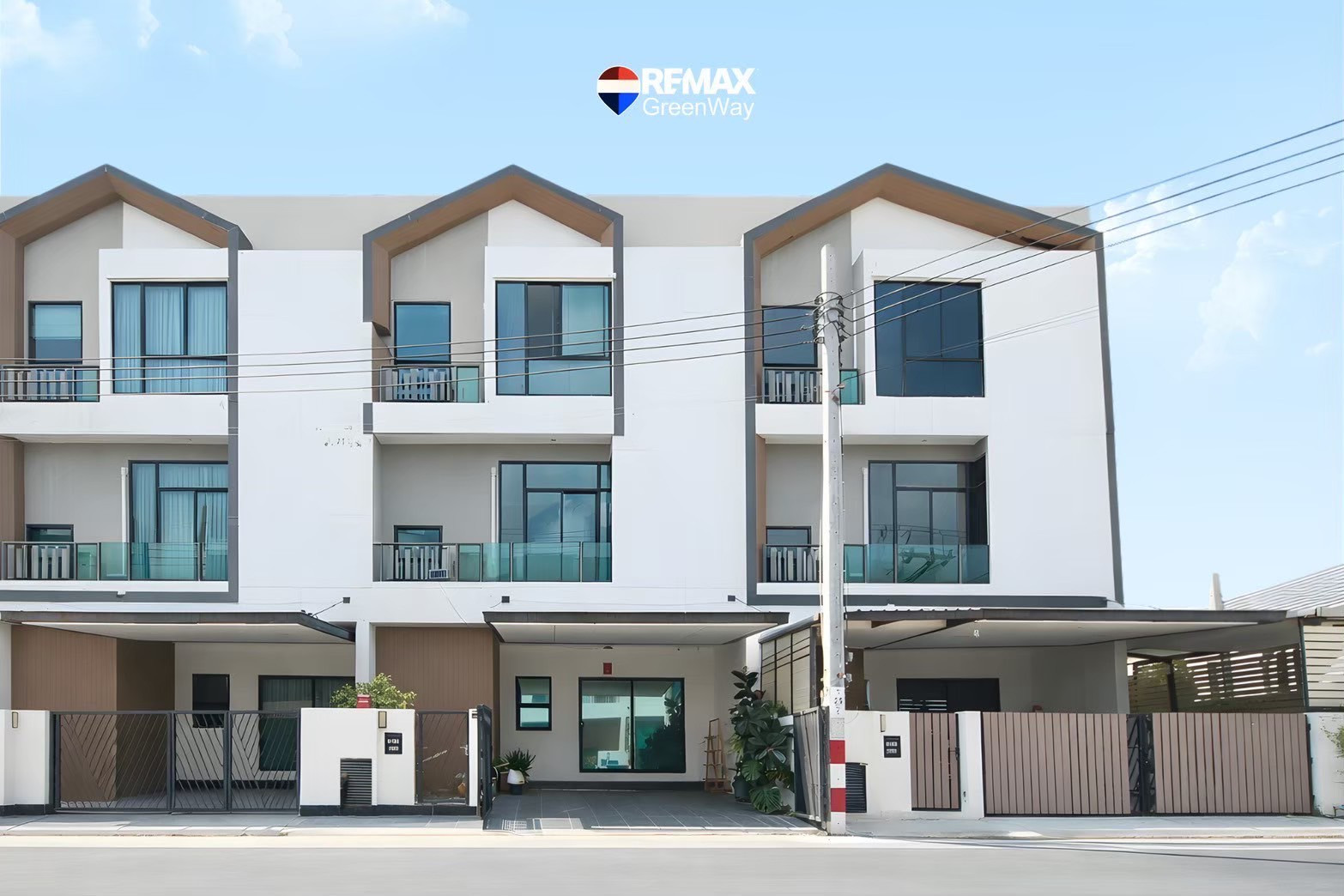 ขายทาวน์โฮม มิวส์ เทียนทะเล 3 ชั้น ถนนเมน บ้านหน้ากว้าง 7.5 เมตร 25.3 ตร.วา ราคาพิเศษ ขายทาวน์โฮม มิวส์ เทียนทะเล 3 ชั้น ถนนเมน บ้านหน้ากว้าง 7.5 เมตร 25.3 ตร.วา ราคาพิเศษ