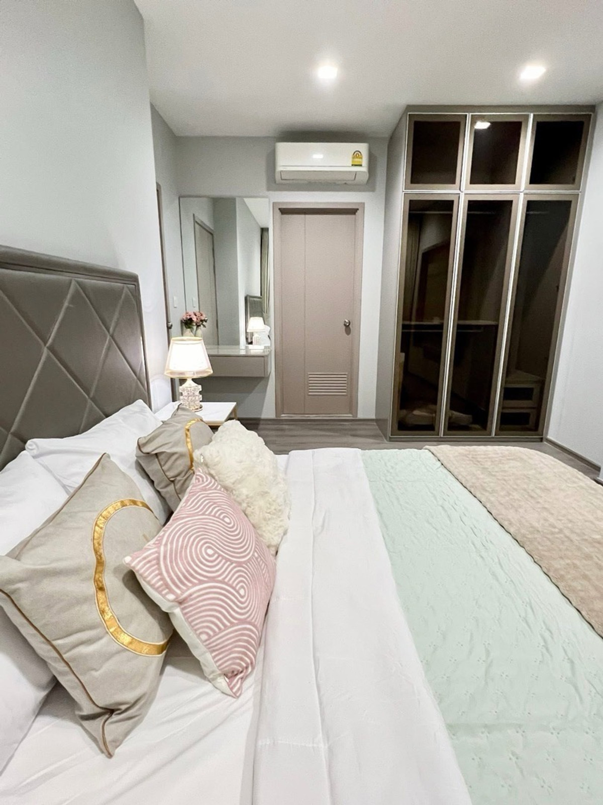 For Rent :  Politant Rive วิวแม่น้ำ 1ห้องนอน 1ห้องน้ำ ห้องสวย เฟอร์นิเจอร์ครบ พร้อมเข้าอยู่