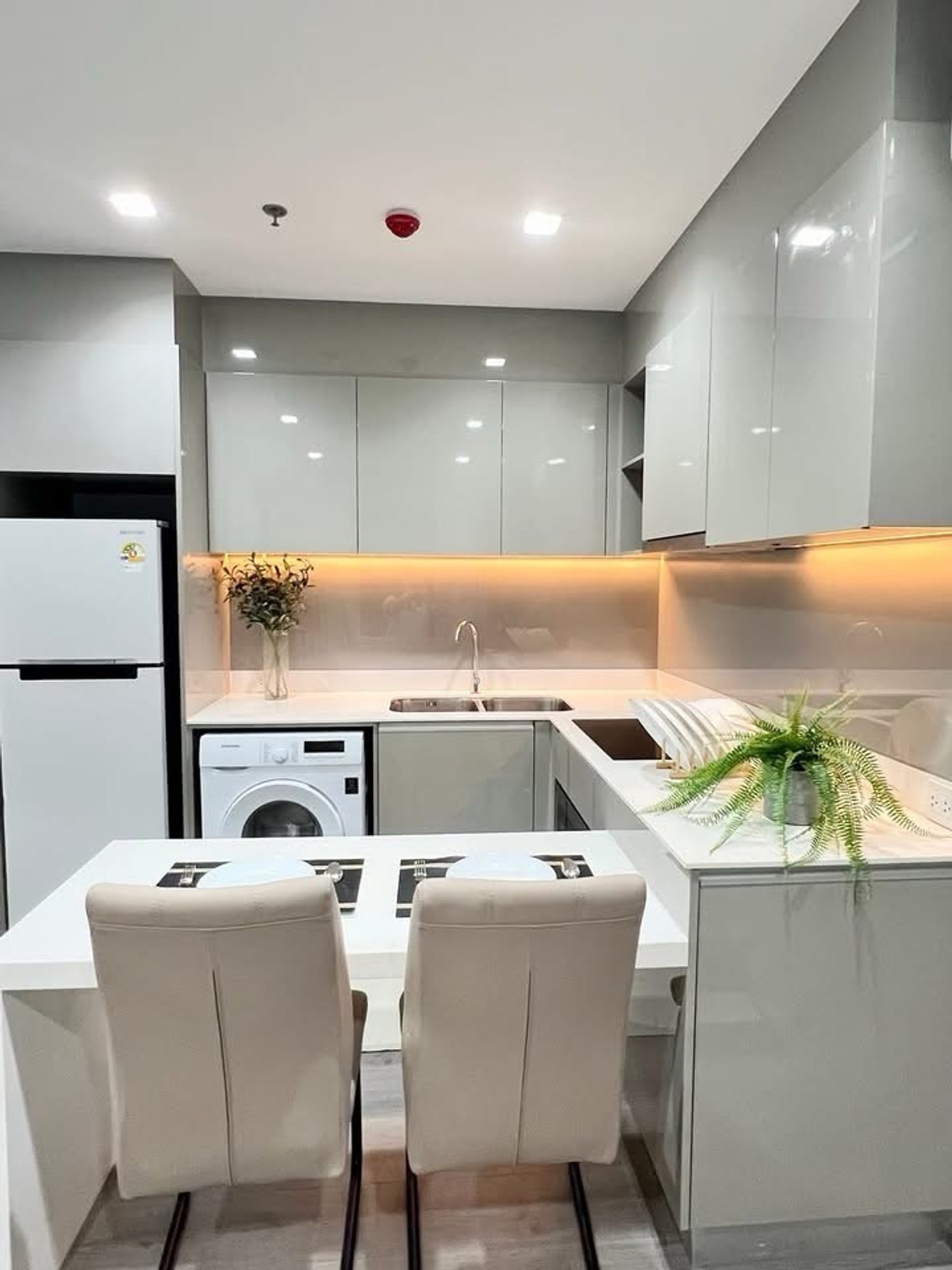 For Rent :  Politant Rive วิวแม่น้ำ 1ห้องนอน 1ห้องน้ำ ห้องสวย เฟอร์นิเจอร์ครบ พร้อมเข้าอยู่ – รูปที่ 4