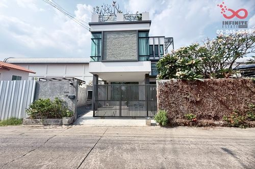 For rent, 3-story detached house, 46 sq m, Lat Phrao 80, Intersection 14, Wang Thonglang.