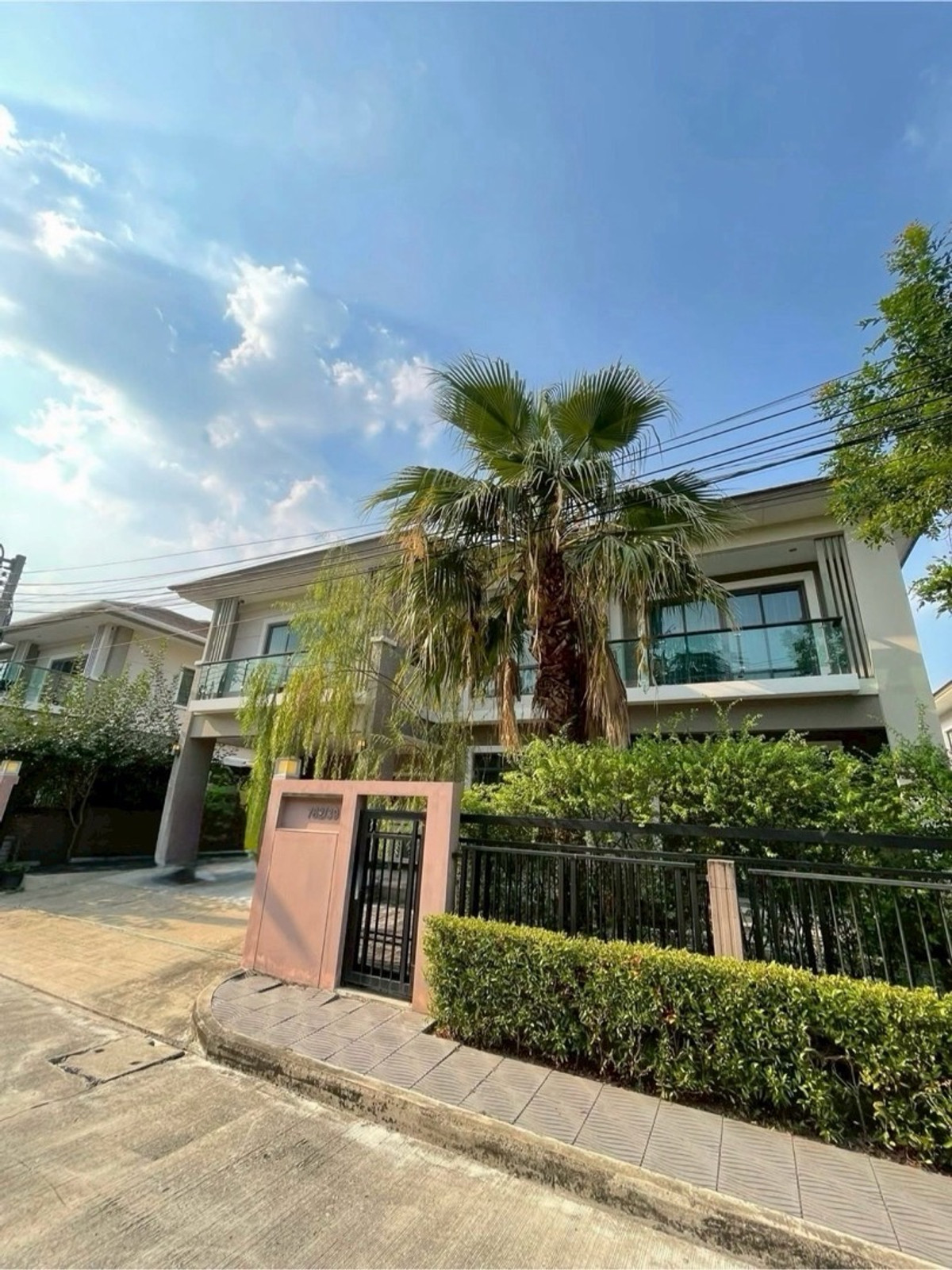 บ้านเดี่ยว พัฒนาการ 4 ห้องนอน 280 ตร.ม ใกล้เอกมัย ทองหล่อ เดินทางสะดวก เชื่อมต่อมอเตอร์เวย์ บ้านเดี่ยว พัฒนาการ 4 ห้องนอน 280 ตร.ม ใกล้เอกมัย ทองหล่อ เดินทางสะดวก เชื่อมต่อมอเตอร์เวย์