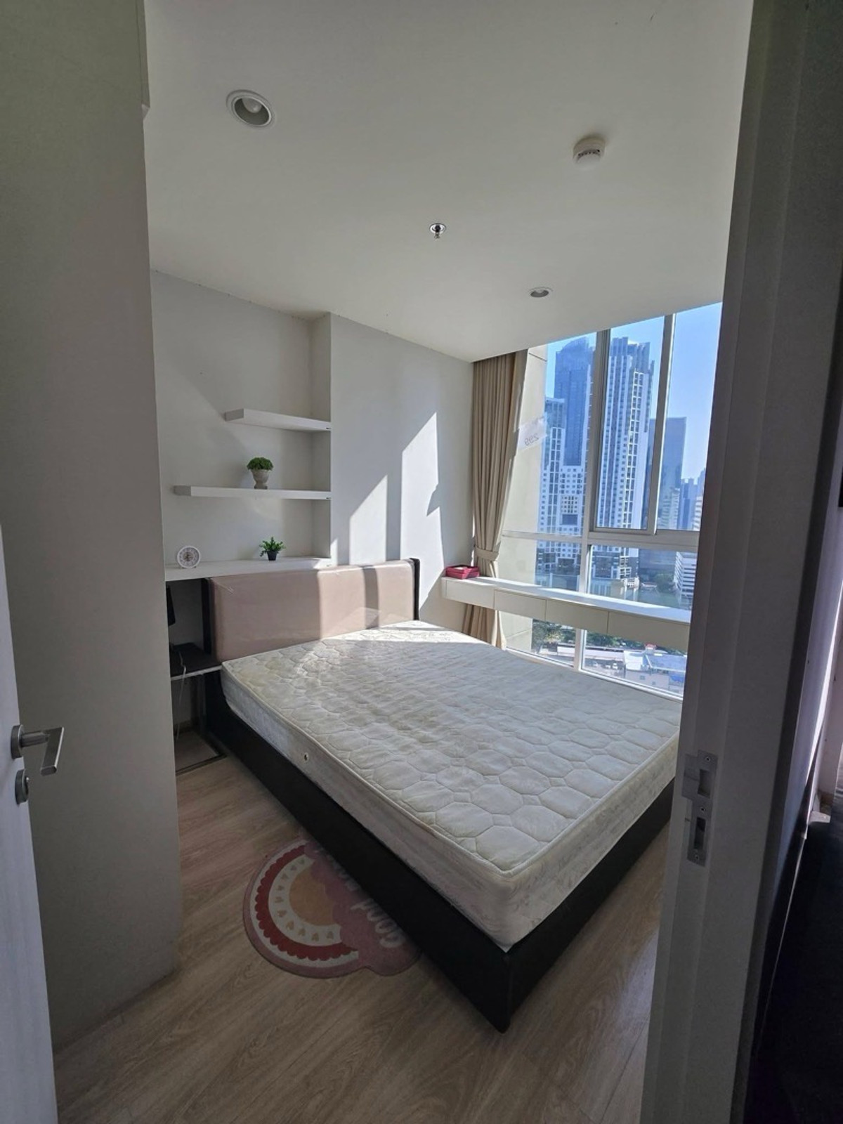 For Rent : Noble Revolve Ratchada 1ห้องนอน 1ห้องน้ำ ห้องสวย เฟอร์นิเจอร์ครบ พร้อมเข้าอยู่ For Rent : Noble Revolve Ratchada 1ห้องนอน 1ห้องน้ำ ห้องสวย เฟอร์นิเจอร์ครบ พร้อมเข้าอยู่