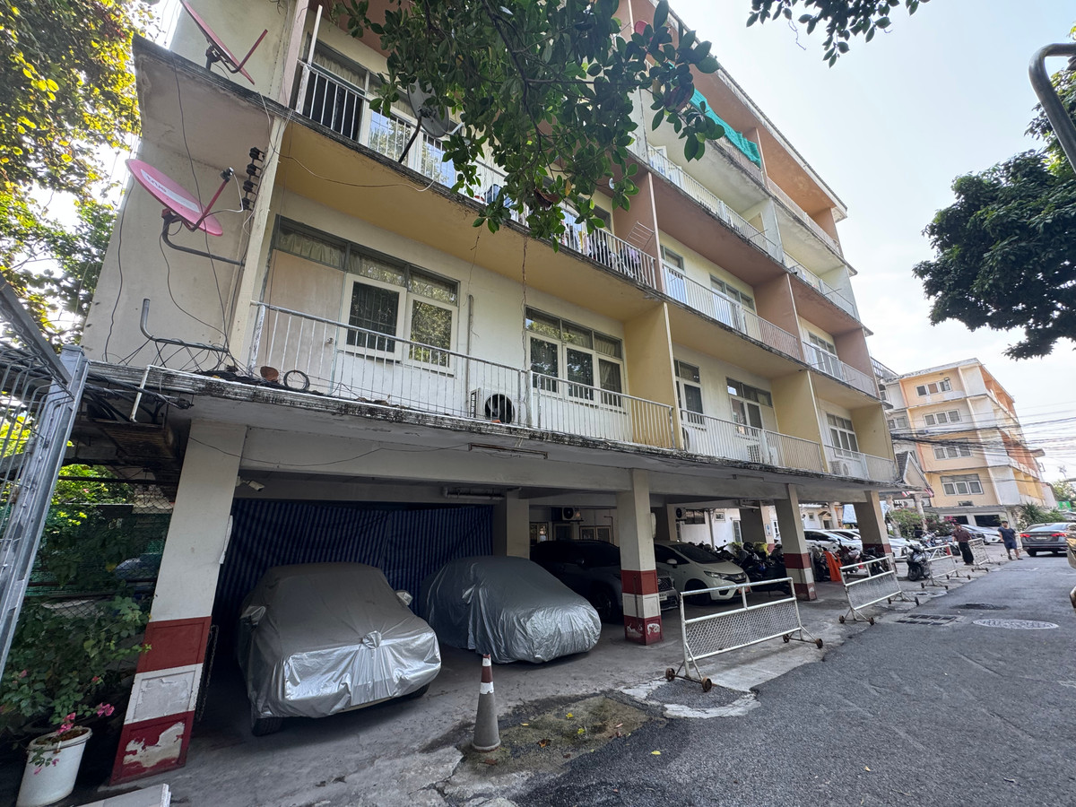 Apartment for sale in Sukhumvit 49 Apartment for sale in Sukhumvit 49