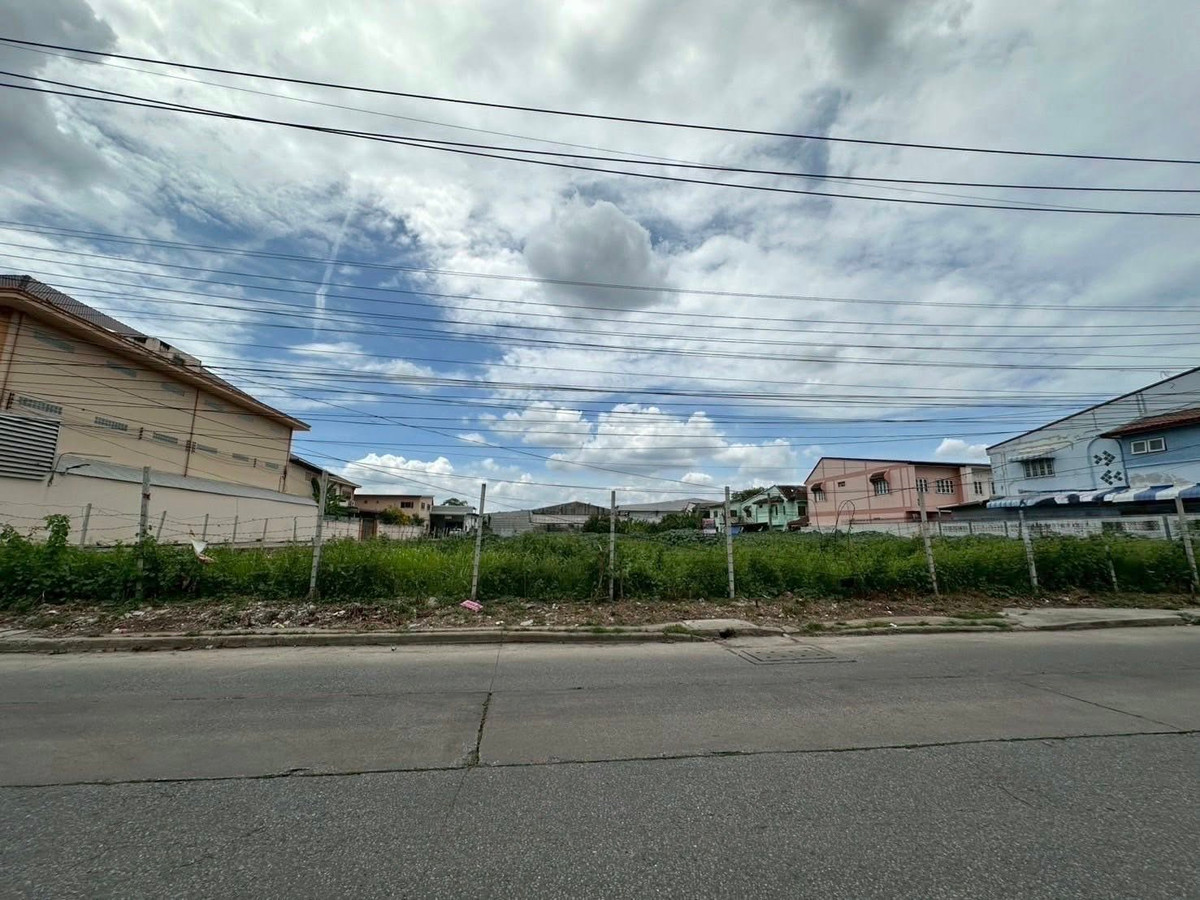3 rai of land, the entire plot has been filled in, Soi Bang Bon 3.