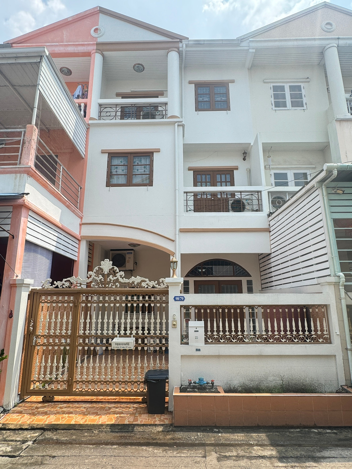 Townhome for near Skytrain MRT Thapra 300m ทาวน์โฮม 3 ชั้น ขนาด 20.6 ตรว 4 นอน 3 น้ำ ใกล้ MRT สถานีท่าพระ ใกล้ห้าง ใกล้รพ. ใกล้ตลาด Townhome for near Skytrain MRT Thapra 300m ทาวน์โฮม 3 ชั้น ขนาด 20.6 ตรว 4 นอน 3 น้ำ ใกล้ MRT สถานีท่าพระ ใกล้ห้าง ใกล้รพ. ใกล้ตลาด