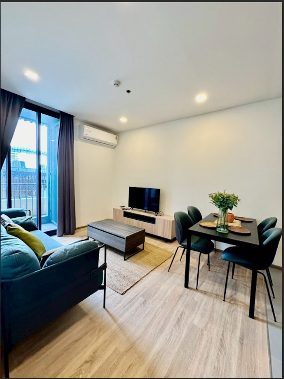 45K✨ Exclusive Unit - XT Phayathai (76 SQM. 2Bed2Bath with Bathtub) ONLY ONE UNIT AVAILABLE 🏠High-floor unit with CBD of Bangkok view 45K✨ Exclusive Unit - XT Phayathai (76 SQM. 2Bed2Bath with Bathtub) ONLY ONE UNIT AVAILABLE 🏠High-floor unit with CBD of Bangkok view