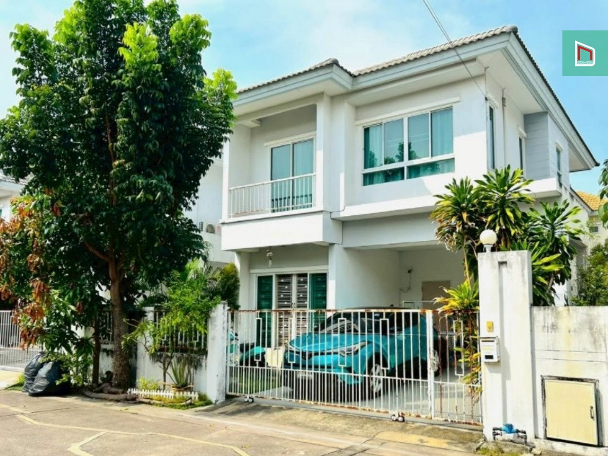 Beautiful house for sale, Baan Panthiya Phraeksa, 36.6 sq m, 3 bedrooms, 3.49 million, free 4 air conditioners + complete set of furniture, just bring your bags and move in. Quiet atmosphere, near the market and 7-11.