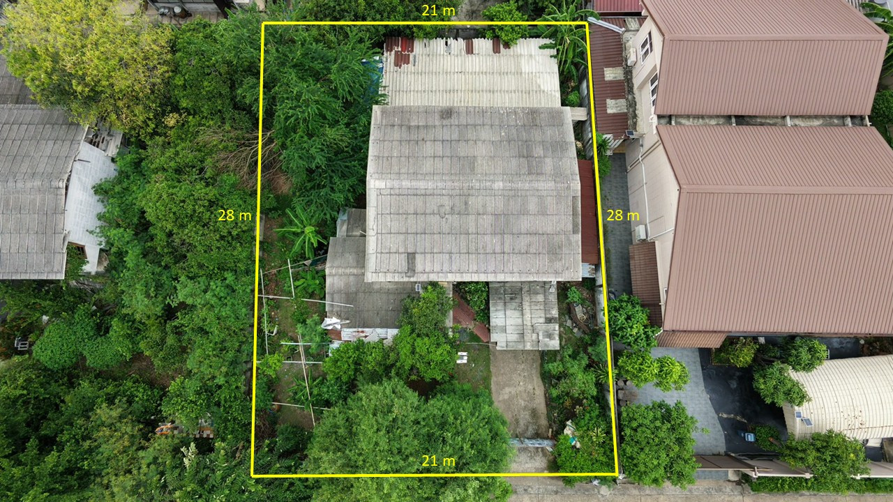 Beautiful land 146 sq m., width 21 m., Samakkhi Road, along Khlong Prapa, 9.9 million baht, near Dhurakij Pundit University. Metropolitan Waterworks Authority