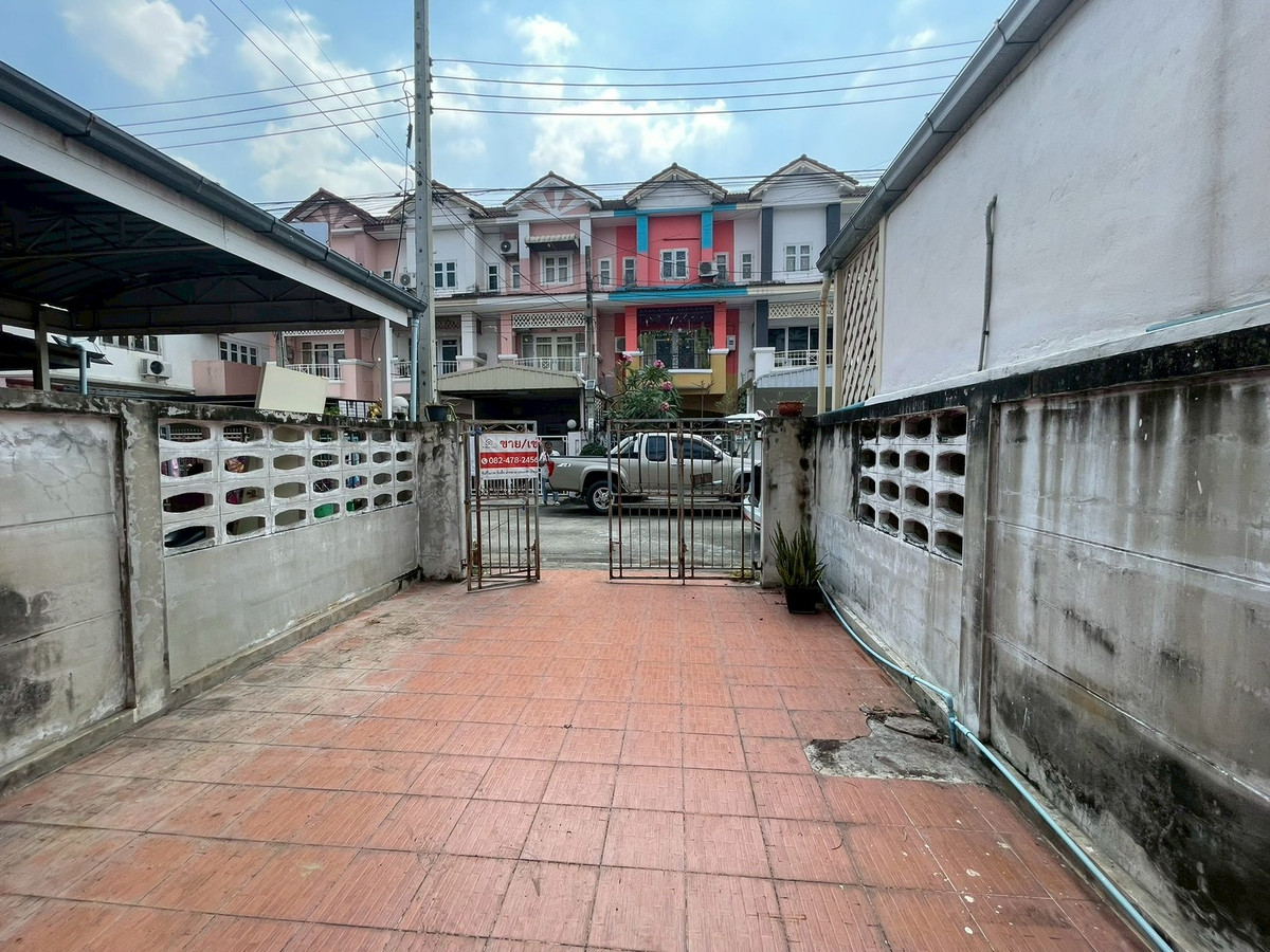 ขาย ทาวน์เฮ้าส์ 3 ชั้น ซอยเรวดี 60 ไปรีโนเวทขายต่อกำไรส่วนต่าง 5-7 แสน – รูปที่ 2
