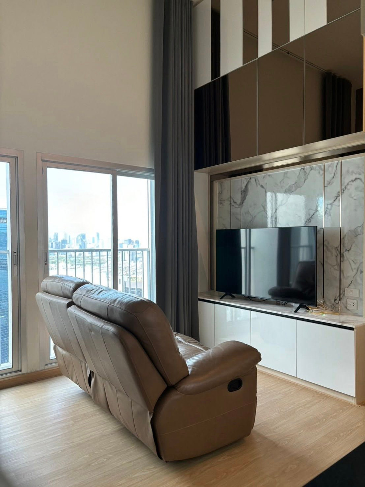 For Rent : Noble Revolve  2ห้องนอน 2ห้องน้ำ ห้องสวย เฟอร์นิเจอร์ครบ พร้อมเข้าอยู่ – รูปที่ 4