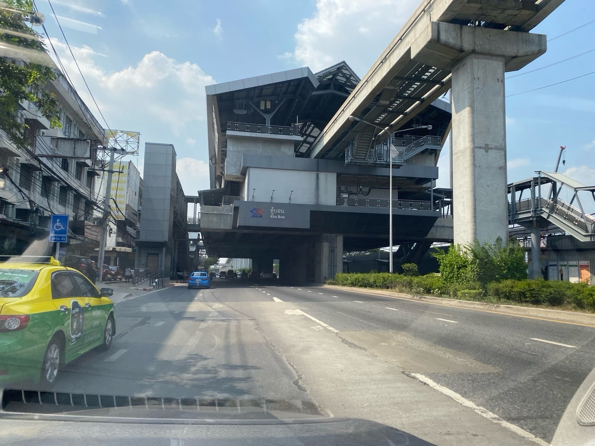ที่ดินเปล่า 3 แปลงติดกันถมแล้ว แปลงหัวมุม ซ.คู้บอน 27 ขายรวมแปลง / หรือ แยกโฉนด ใกล้ MRT คู้บอน ที่ดินเปล่า 3 แปลงติดกันถมแล้ว แปลงหัวมุม ซ.คู้บอน 27 ขายรวมแปลง / หรือ แยกโฉนด ใกล้ MRT คู้บอน