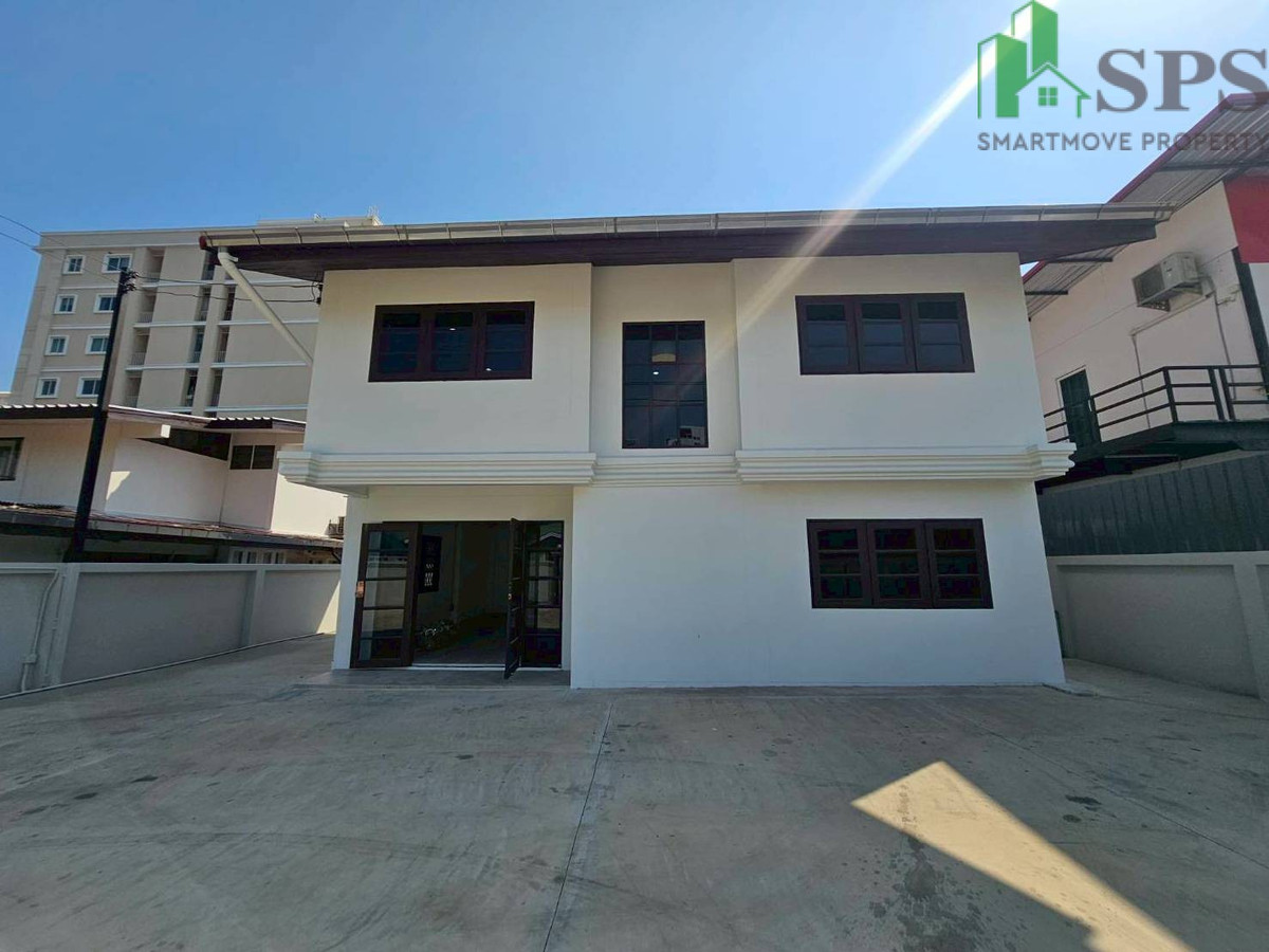 For RENT Renovated Detached House near BTS Bearing, Sukhumvit 107 (SPSP646) For RENT Renovated Detached House near BTS Bearing, Sukhumvit 107 (SPSP646)