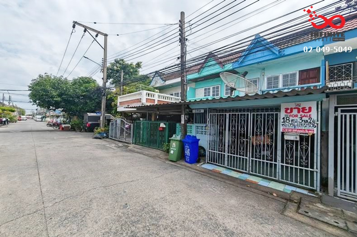 Townhouse for sale, 18 sq m, 2 floors, Ratchathani Village, Lat Phrao 101, Intersection 47, Bang Kapi. Townhouse for sale, 18 sq m, 2 floors, Ratchathani Village, Lat Phrao 101, Intersection 47, Bang Kapi.