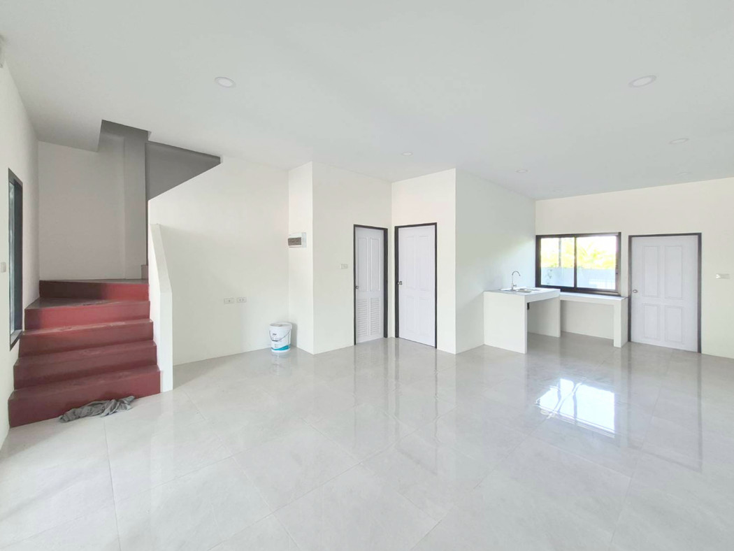 Townhome for sale, Nong Mai Daeng, Mueang Chonburi District, 33 sq.wa, brand new, first hand, CC.