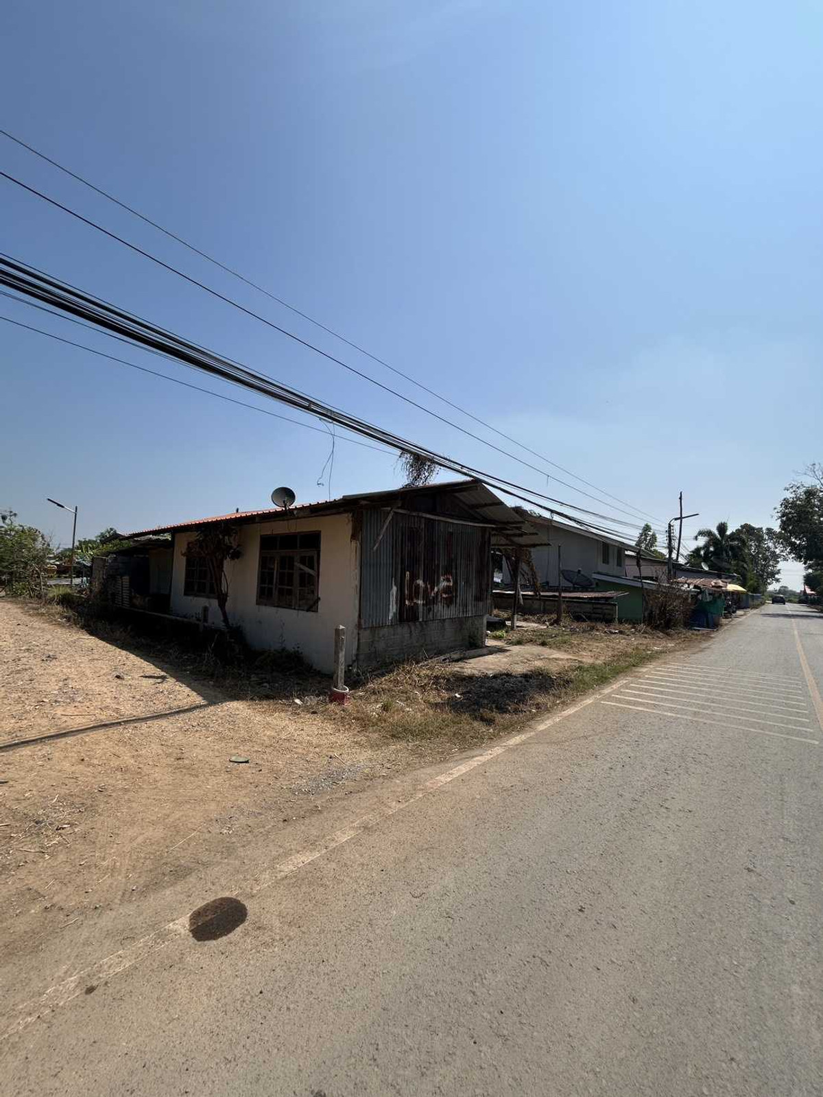 Vacant Land for Sale: Chak Si Subdistrict Location: Near Wat Khae Thep Nimit