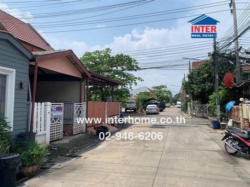 ทาวน์เฮ้าส์ 2 ชั้น 16 ตร.ว. หมู่บ้านพูนสินธานี3 ใกล้สถานีรถไฟฟ้าแยกมิสทีน ซอยเคหะร่มเกล้า64 ถนนรามคำแหง ถนนเคหะร่มเกล้า เขตลาดกระบัง กรุงเทพมหานคร