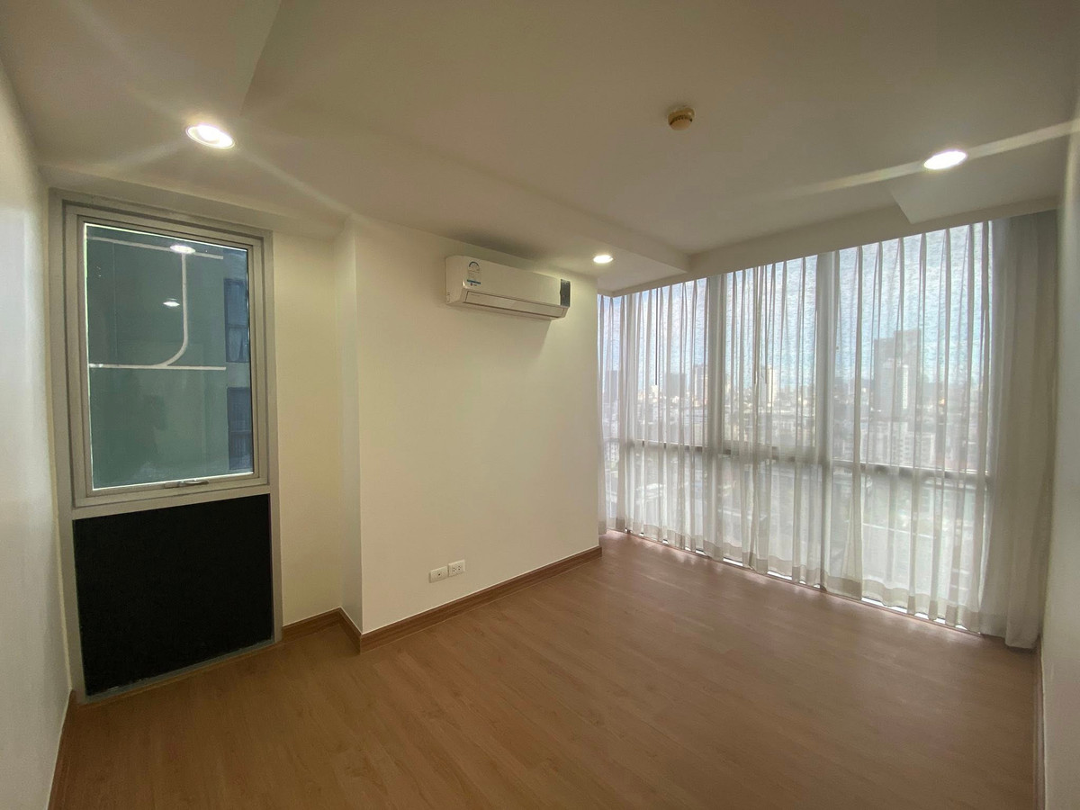 Urgent sale 🔥 The Line, Building A, size 2 bedrooms, 1 bathroom, 58sqm, high floor, beautiful view, room ready to view, only 5.5 million baht, call now 065-2614622 Tammy. Urgent sale 🔥 The Line, Building A, size 2 bedrooms, 1 bathroom, 58sqm, high floor, beautiful view, room ready to view, only 5.5 million baht, call now 065-2614622 Tammy.