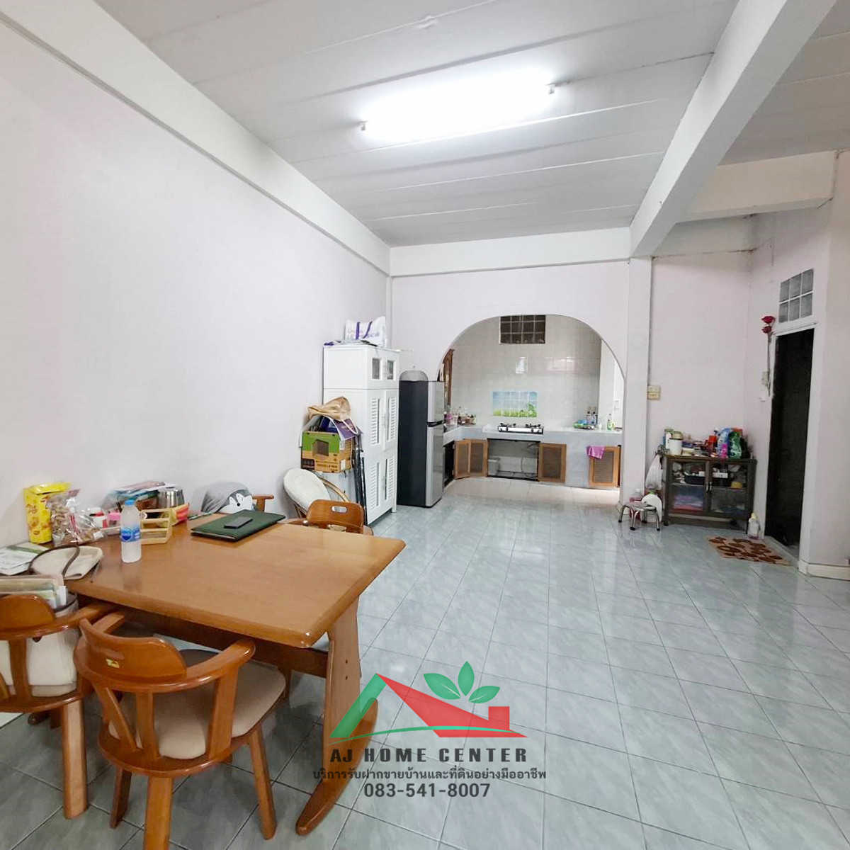 For sale cheap townhouse 31 sq m. Behind Suan Thong Villa Village 7, Lat Sawai, good condition, ready to move in. Next to the house next to the canal – รูปที่ 4